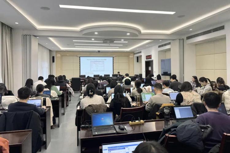 给大家普及下业务员培训资料学习教程免费下载业务员培训视频