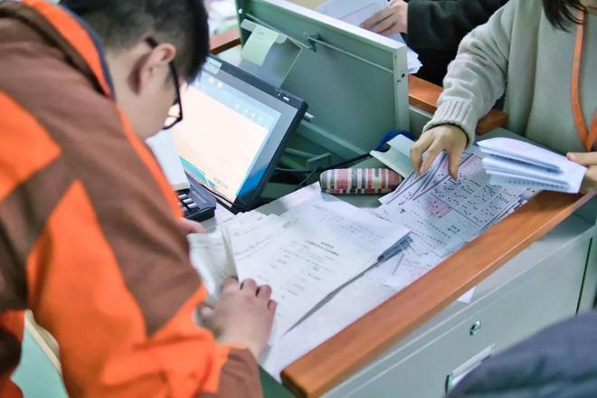给大家普及下小汽车模拟考试学习教程免费下载小车模拟考试下载app