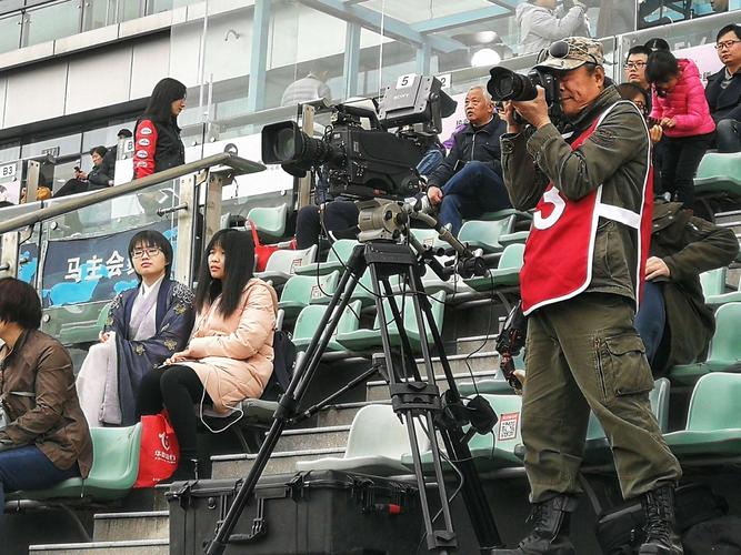 带马到武汉上大学女生带马到武汉上大学