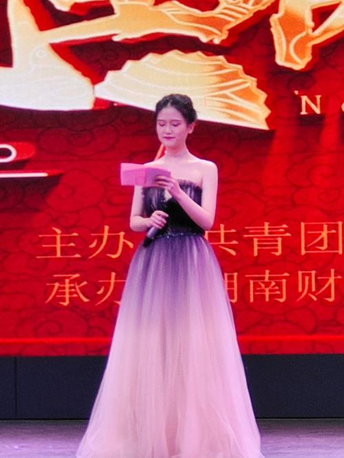 给大家普及下元旦晚会节目创意学习教程免费下载有创意的元旦晚会节目表演