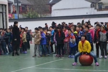 给大家普及下趣味运动会策划书学习教程免费下载趣味运动会策划案
